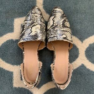 Catherine Malandrino Snakeskin Pointed Flat Slip-on Shoe, size 9